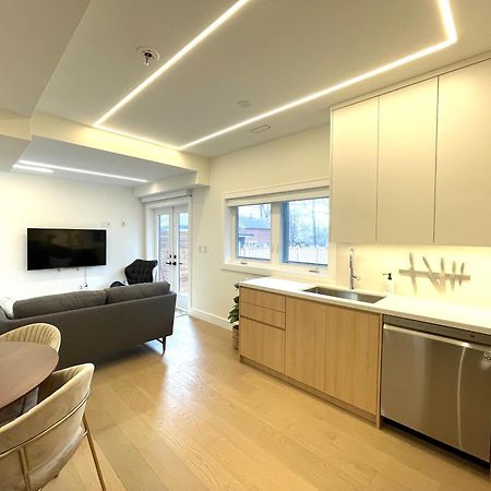 Modern Apartment Close To The Beach With Parking Toronto Luaran gambar