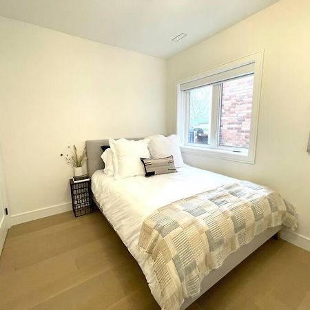 Modern Apartment Close To The Beach With Parking Toronto Luaran gambar