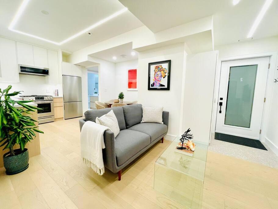 Modern Apartment Close To The Beach With Parking Toronto Luaran gambar