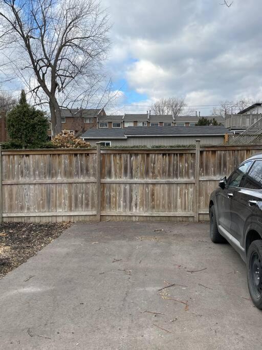 Modern Apartment Close To The Beach With Parking Toronto Luaran gambar