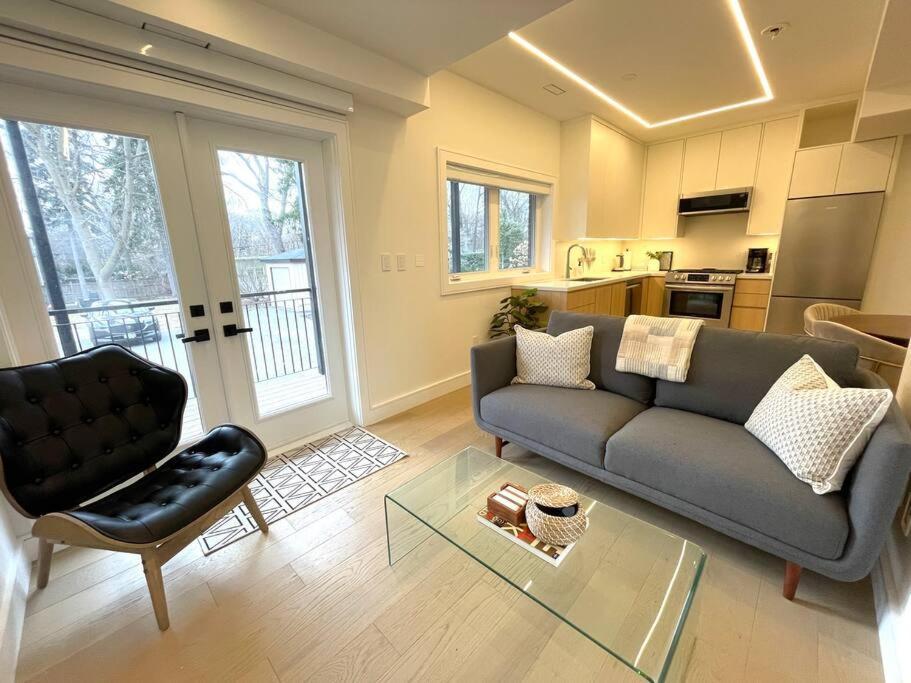 Modern Apartment Close To The Beach With Parking Toronto Luaran gambar